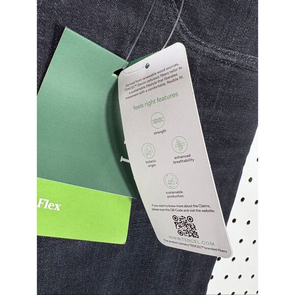 L.L Bean woman’s flex pull on jeans size 12 - Picture 10 of 11